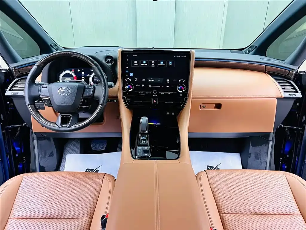 Toyota Alphard — фото 5