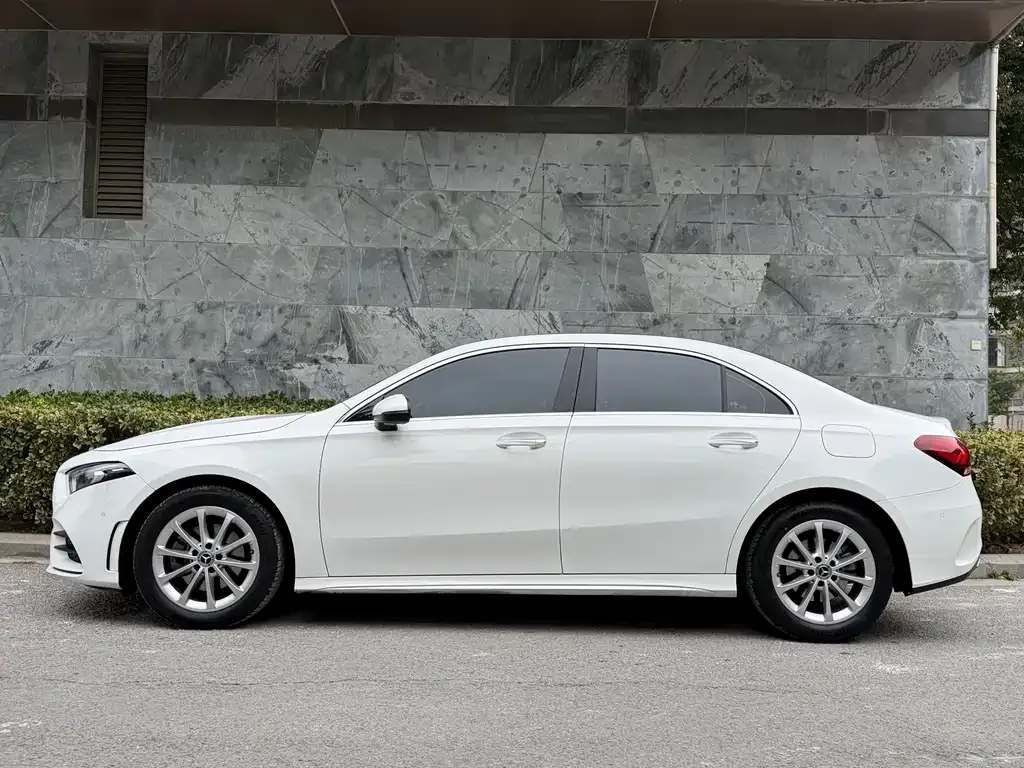 Mercedes-Benz A-Class — фото 10