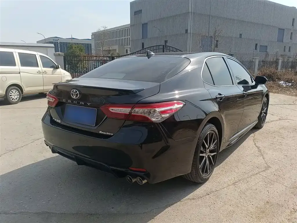 Toyota Camry 2023 из CN, фото 5