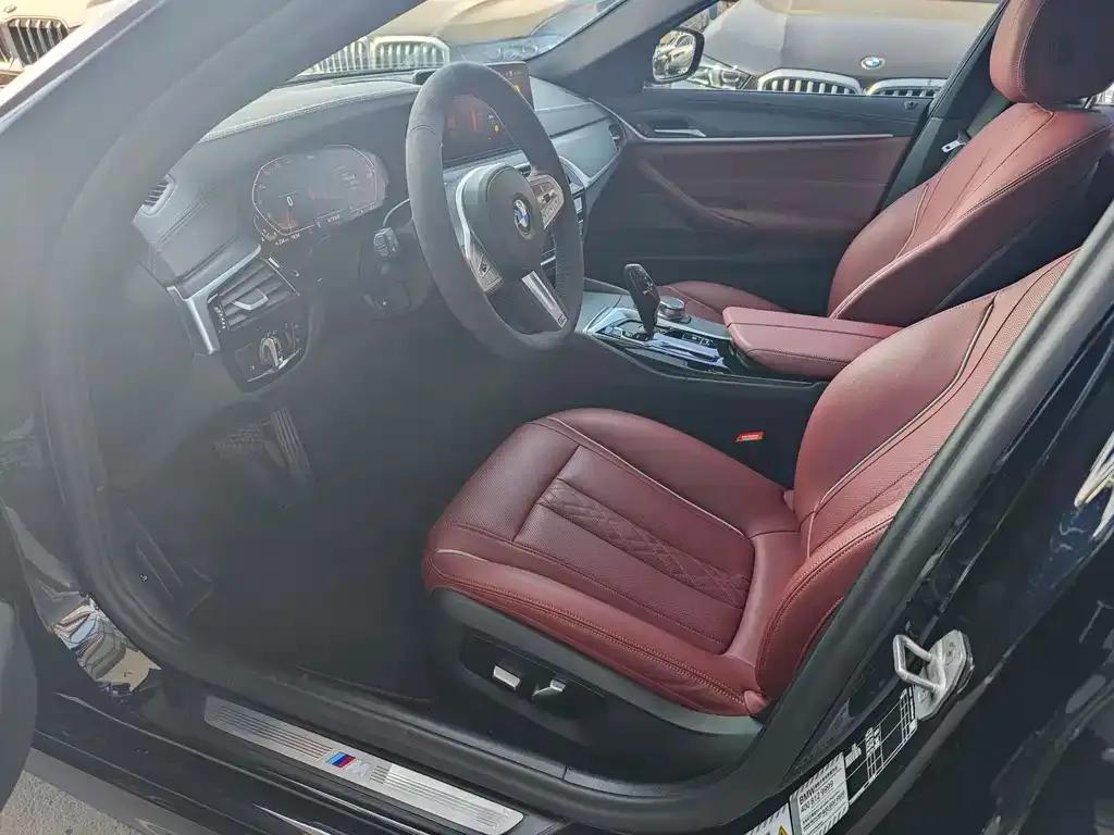 BMW 5 Series 2024 из CN, фото 2