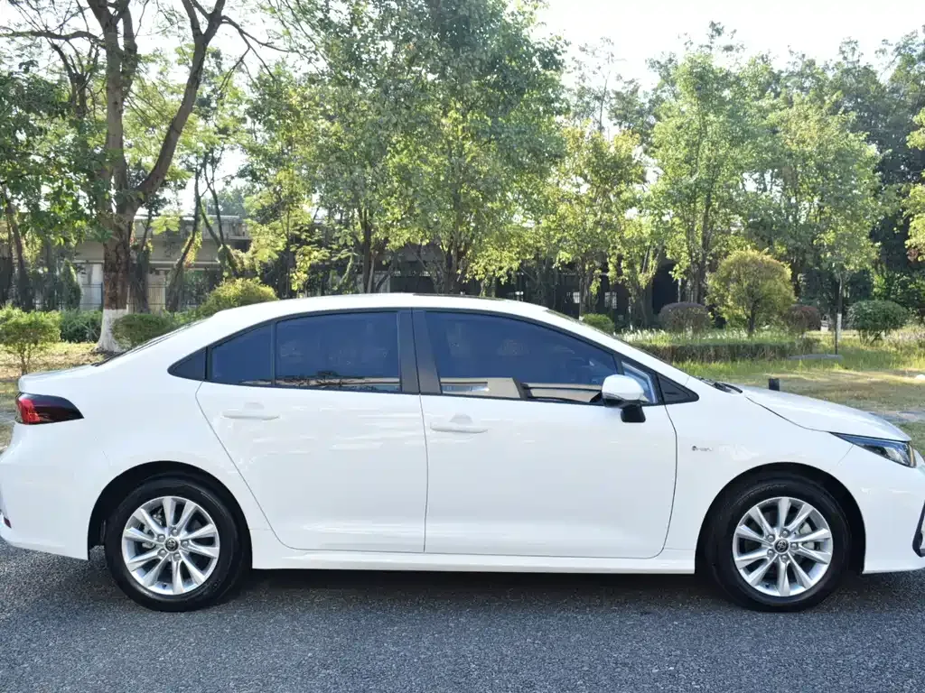 Toyota Corolla 2025 из CN, фото 7