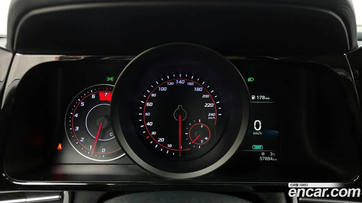 Hyundai AVANTE 2023 из KR, фото 2