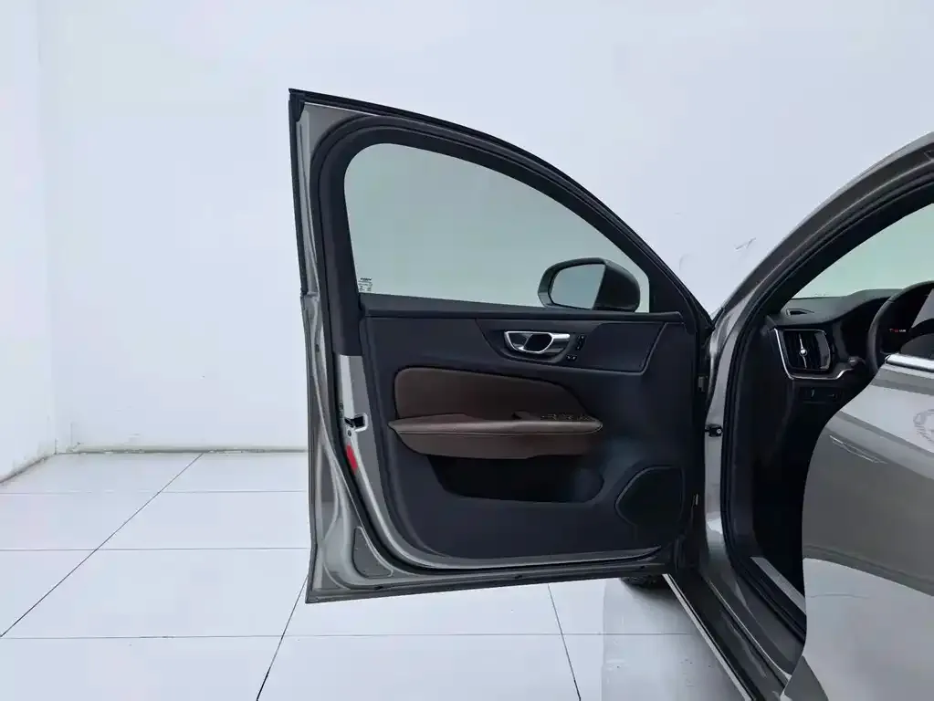 Volvo S60 2021 из CN, фото 6