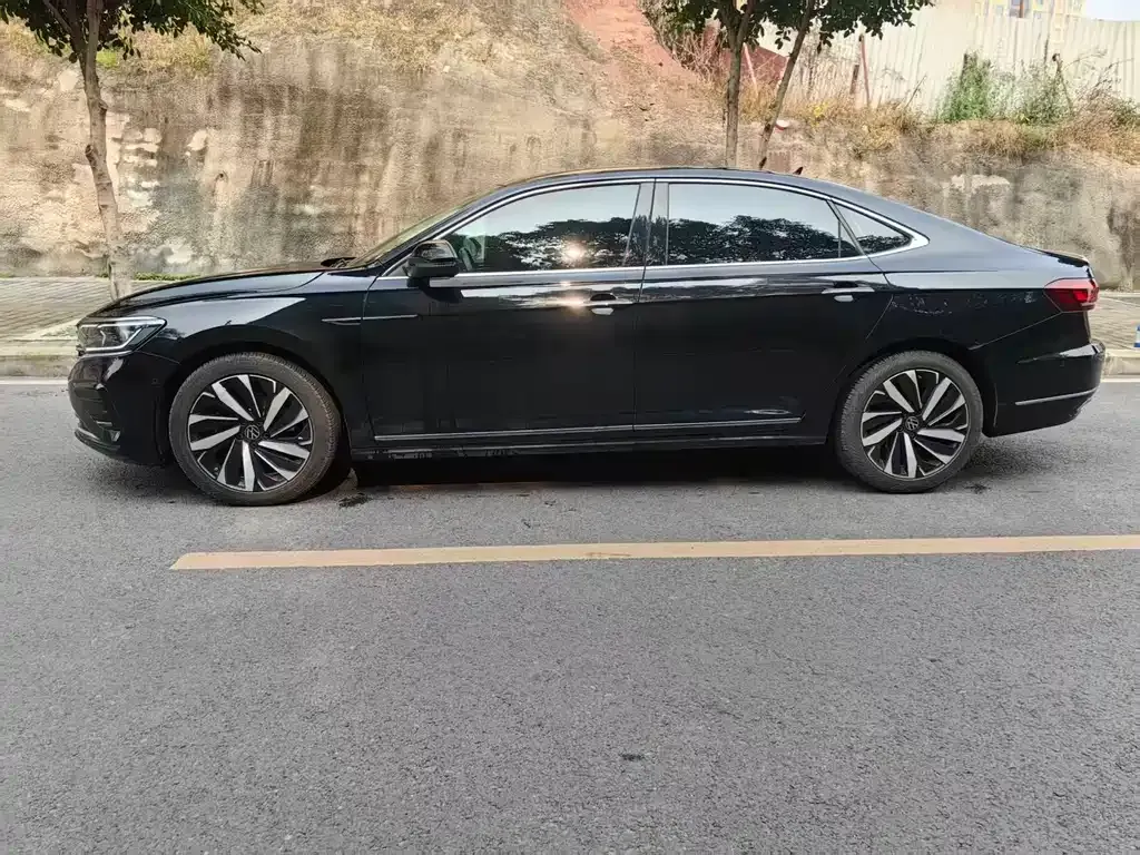 Volkswagen Passat 2022 из CN, фото 10