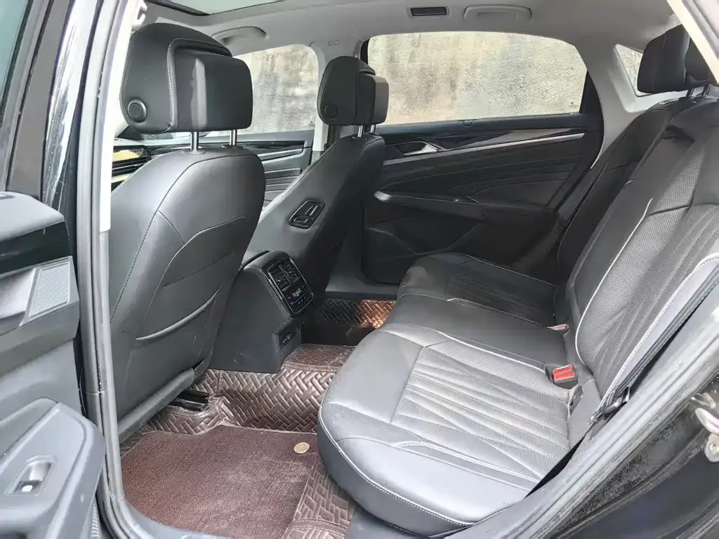 Volkswagen Passat 2022 из CN, фото 4