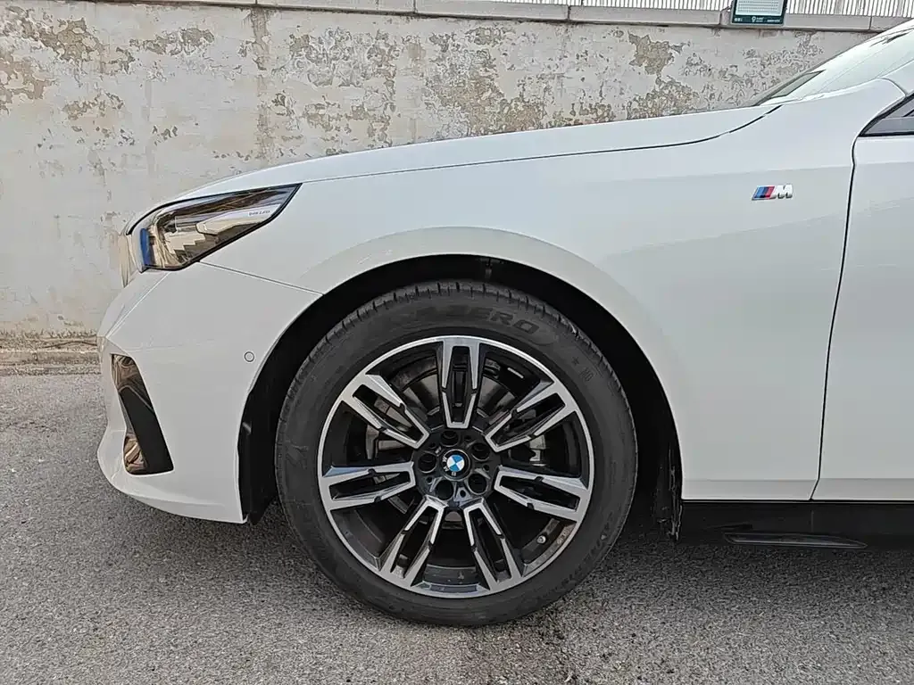 BMW 5 Series (Import) 2025 из CN, фото 3