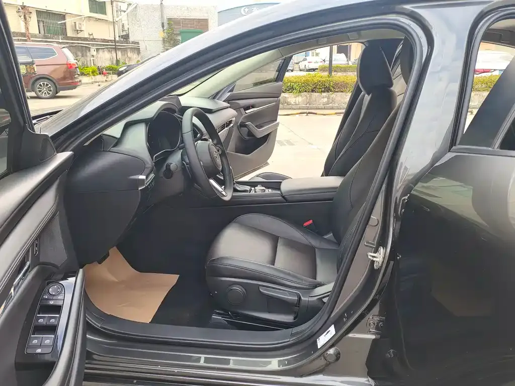 Mazda 3 Axela 2021 из CN, фото 2