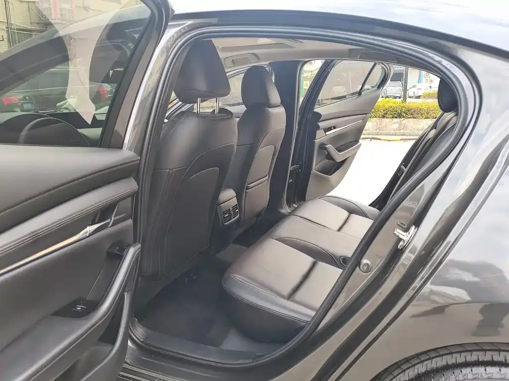 Mazda 3 Axela 2021 из CN, фото 3