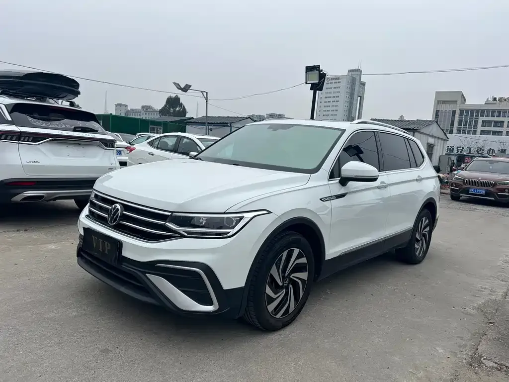 Volkswagen Tiguan L 2023 из CN, фото 1