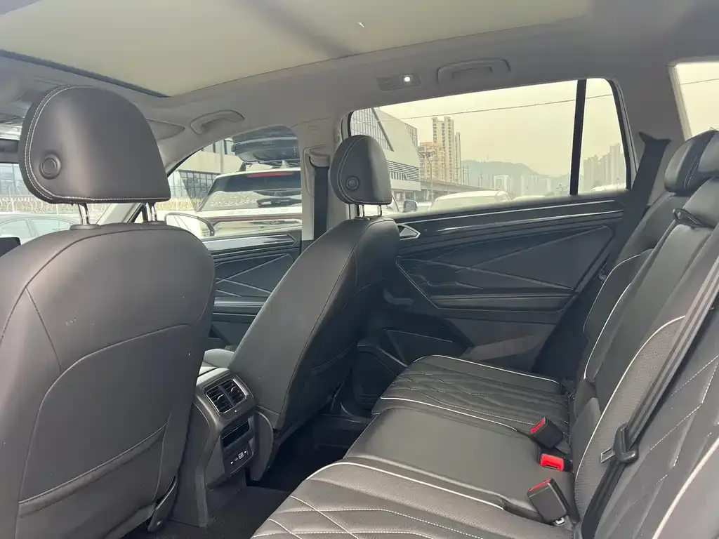 Volkswagen Tiguan L 2023 из CN, фото 5