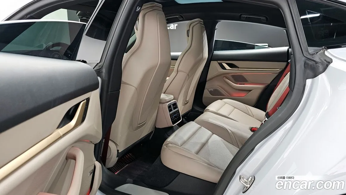 Porsche Taycan 2025 из KR, фото 8