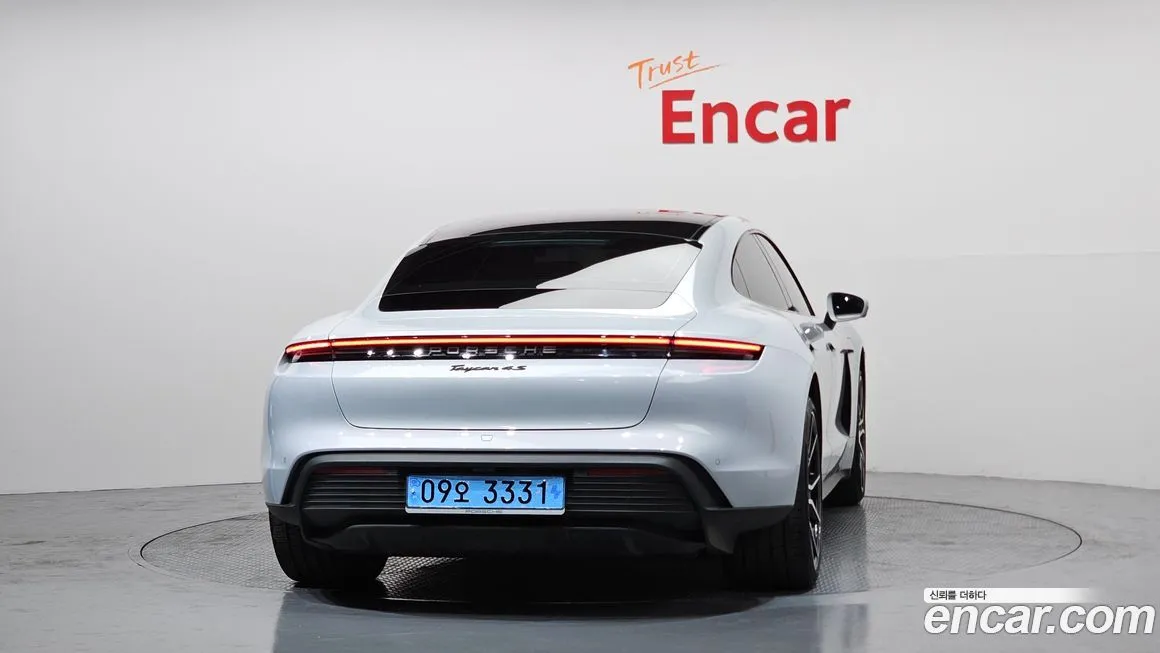 Porsche Taycan 2025 из KR, фото 4