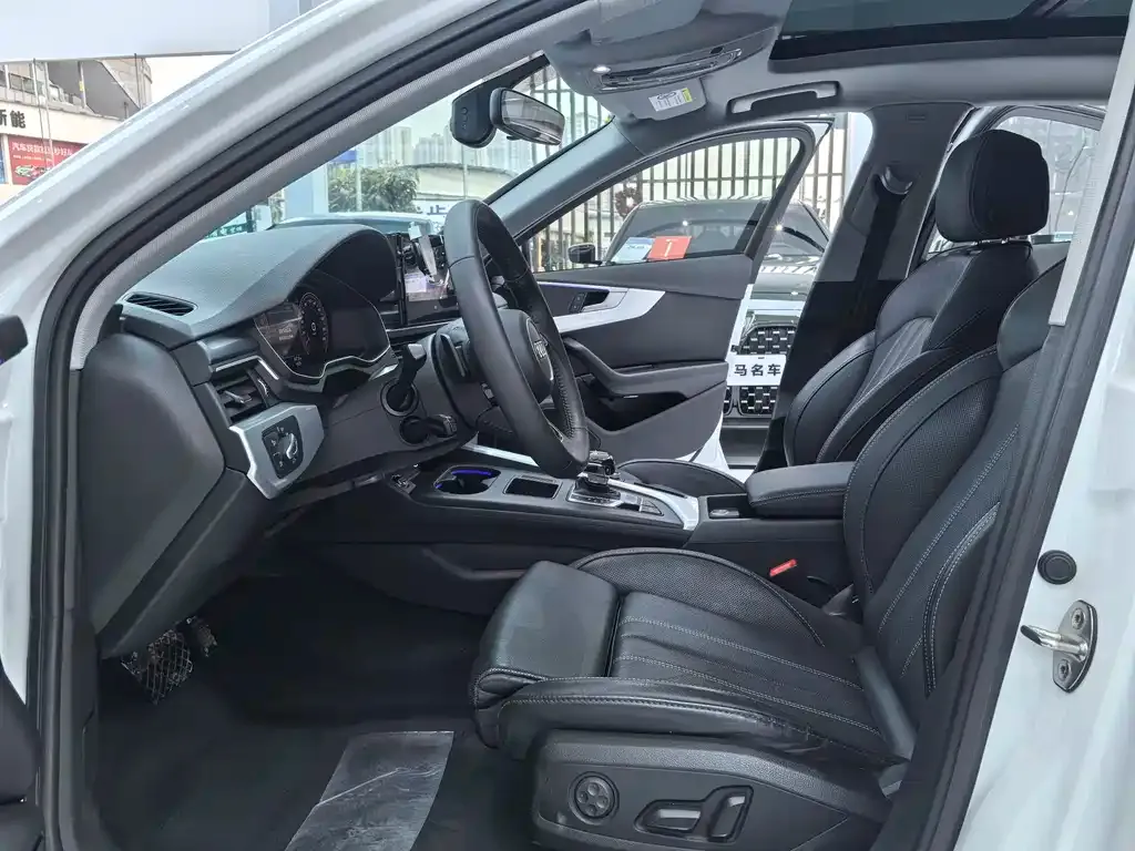 Audi A4L 2021 из CN, фото 10