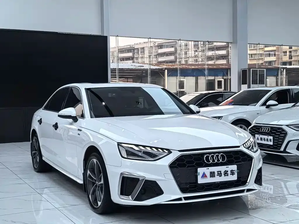 Audi A4L 2021 из CN, фото 2