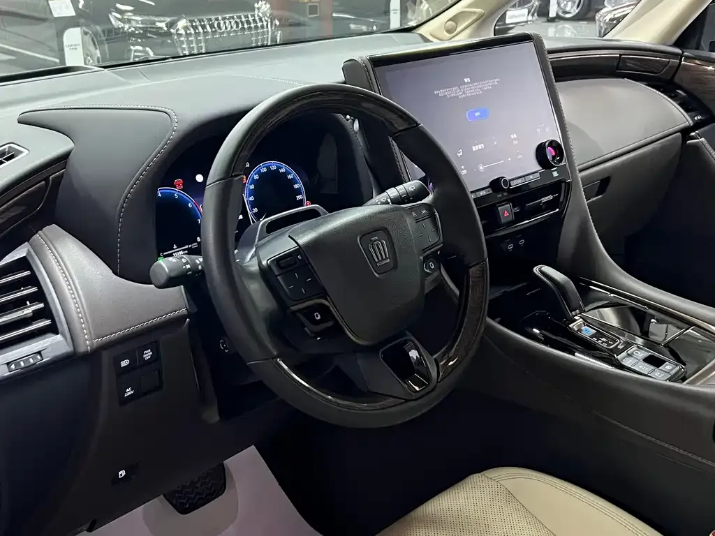 Toyota Vellfire — фото 3