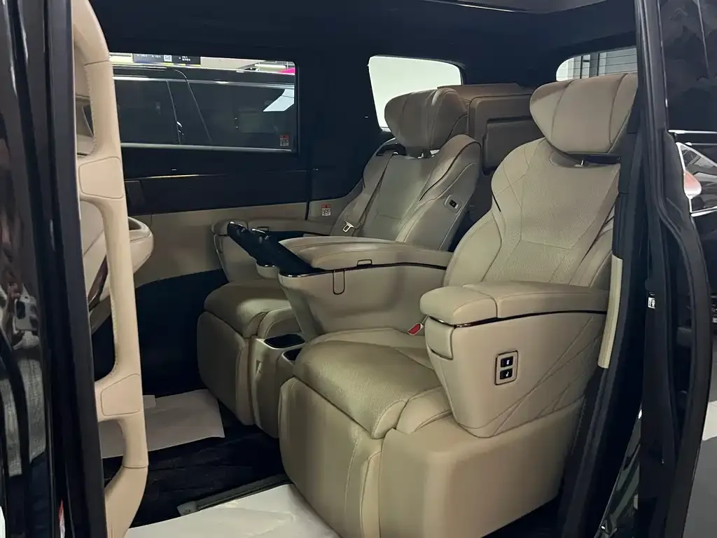 Toyota Vellfire — фото 10