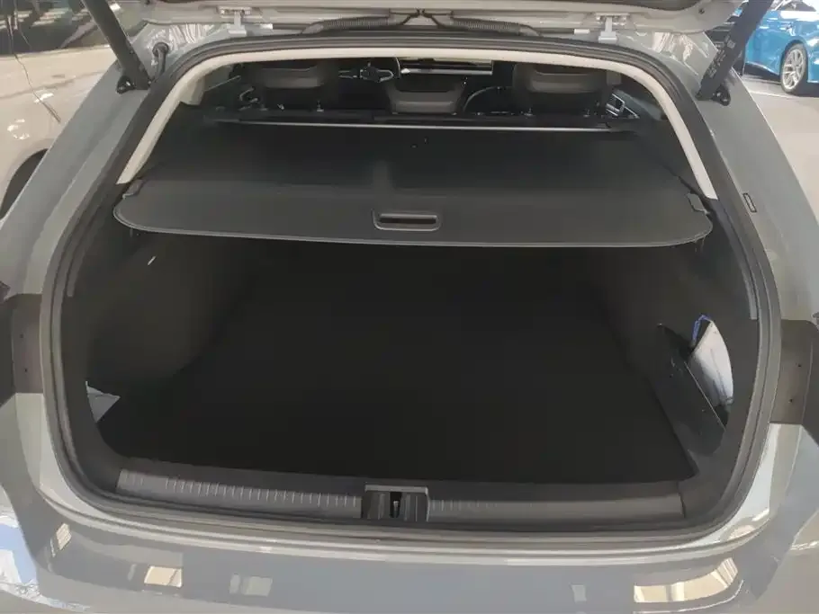 Volkswagen CC 2023 из CN, фото 8