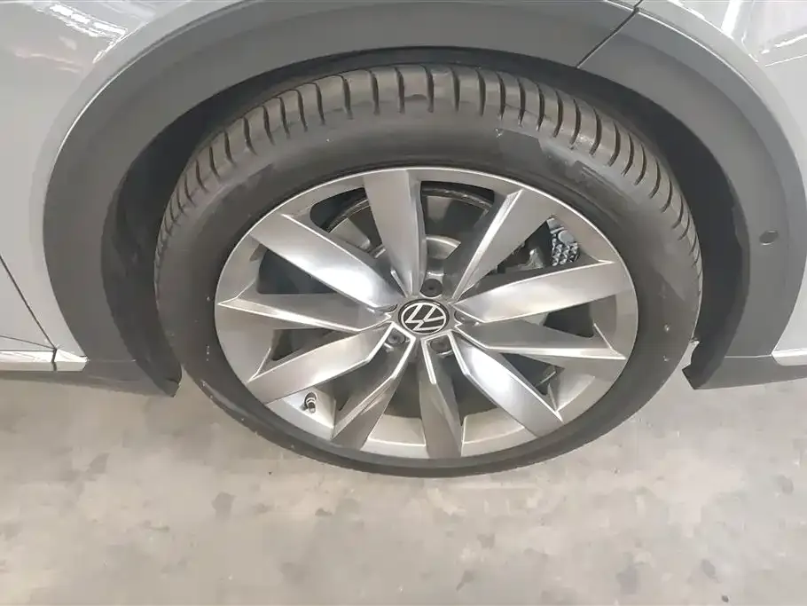 Volkswagen CC 2023 из CN, фото 5