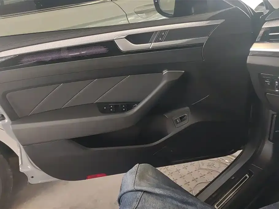 Volkswagen CC 2023 из CN, фото 7