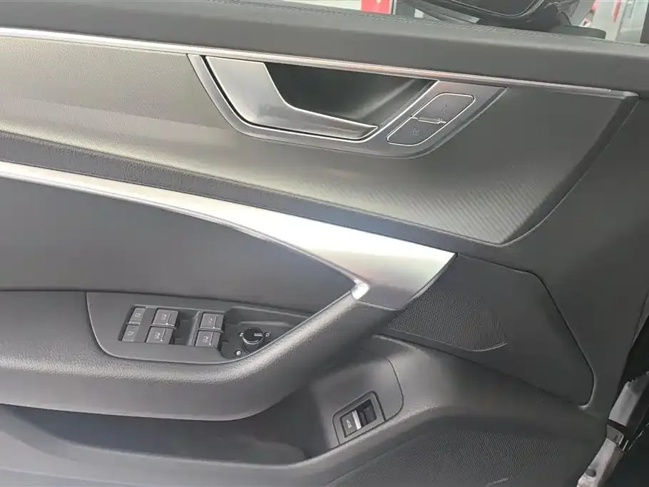 Audi A6L 2023 из CN, фото 7