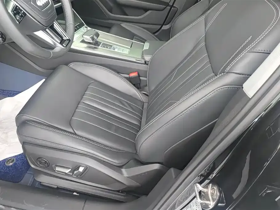 Audi A6L 2023 из CN, фото 8