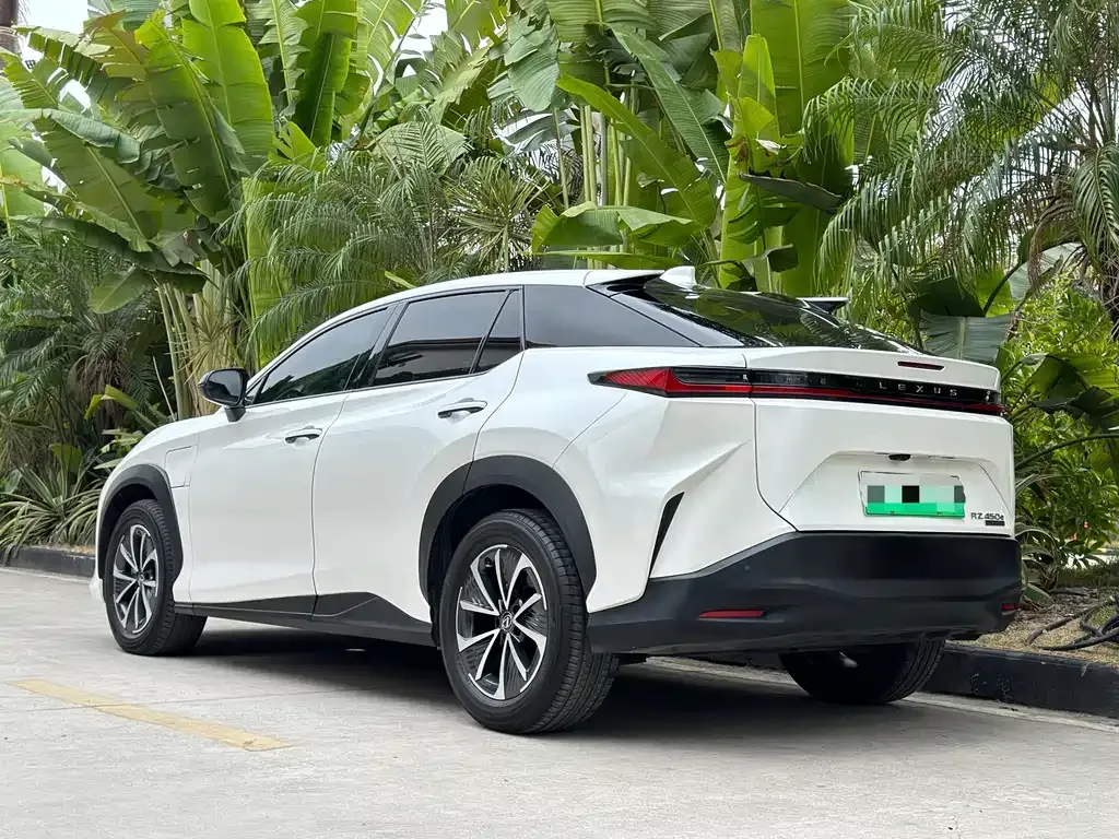 Lexus RZ 2023 из CN, фото 2