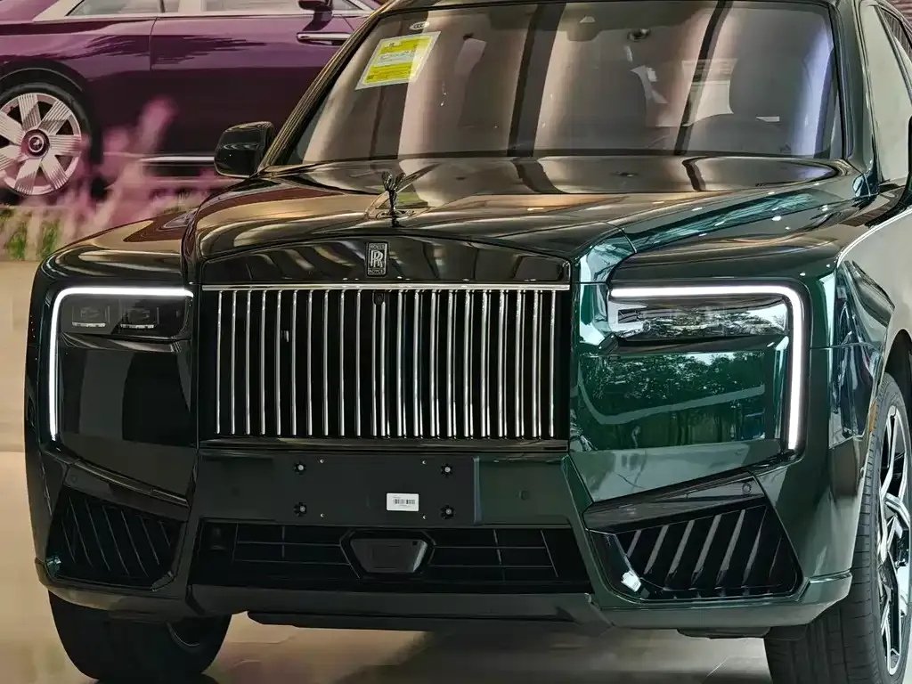 Rolls-Royce Cullinan — фото 1