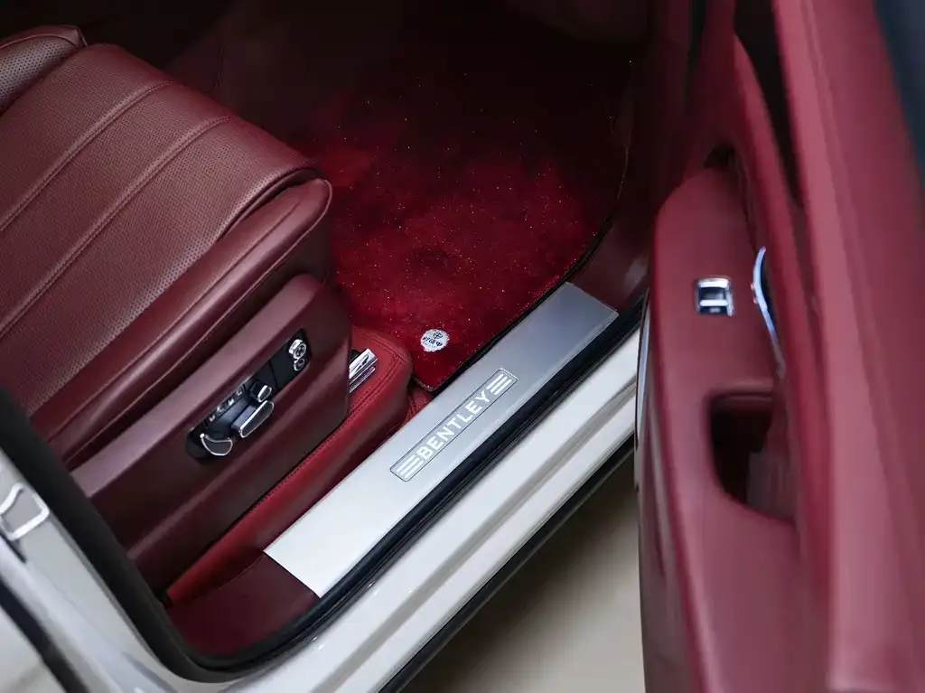 Bentley Bentayga 2022 из CN, фото 3
