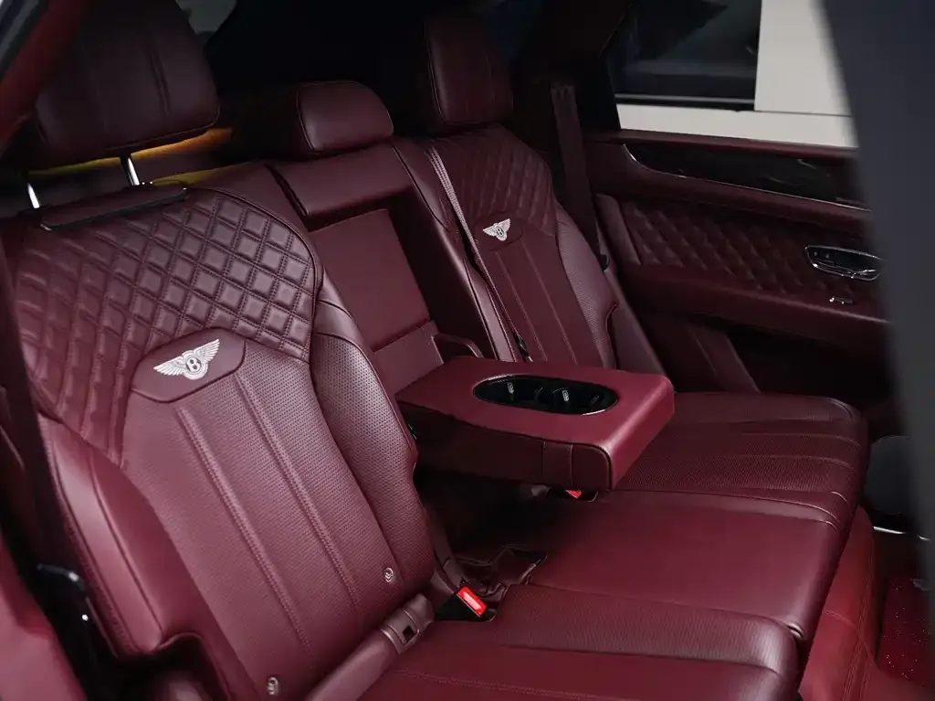 Bentley Bentayga 2022 из CN, фото 8