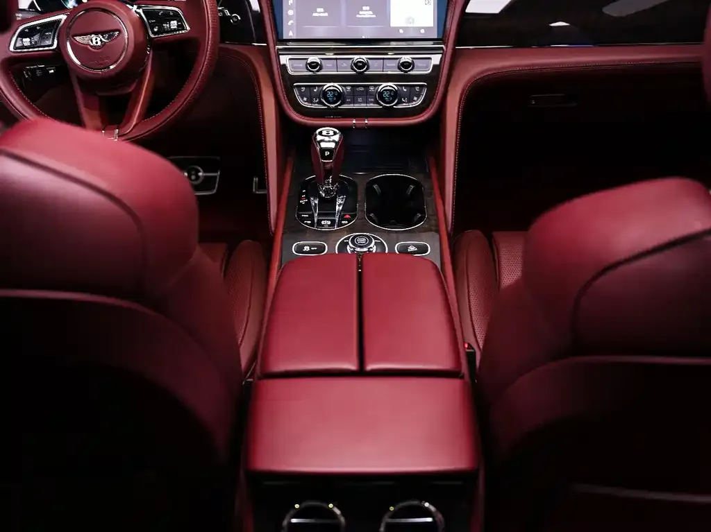 Bentley Bentayga 2022 из CN, фото 9