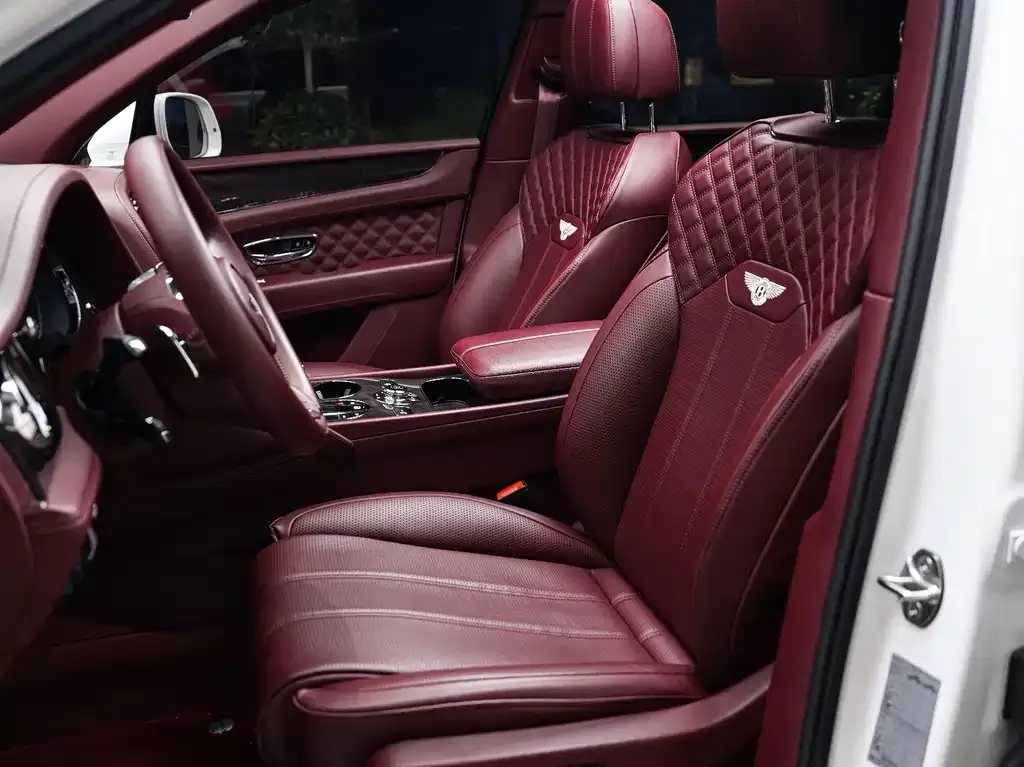 Bentley Bentayga 2022 из CN, фото 10
