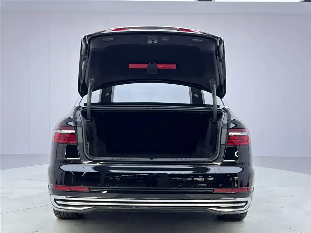 Audi A8 2024 из CN, фото 3