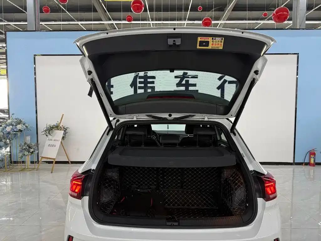 Volkswagen T-Roc 2023 из CN, фото 9