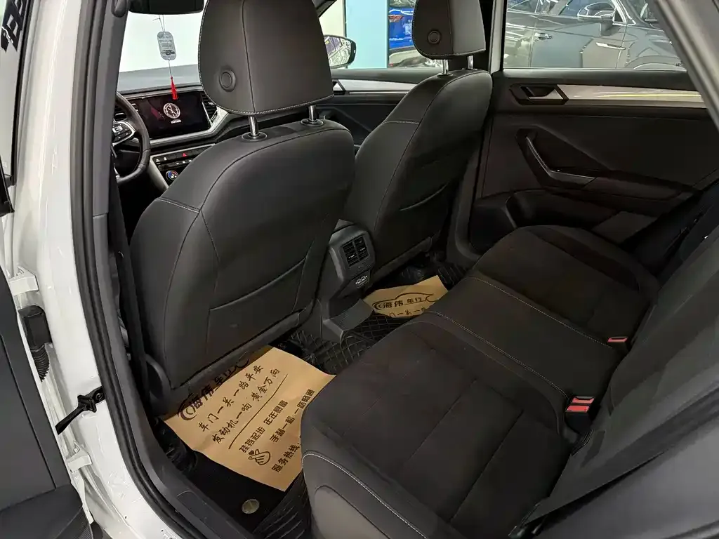 Volkswagen T-Roc 2023 из CN, фото 3