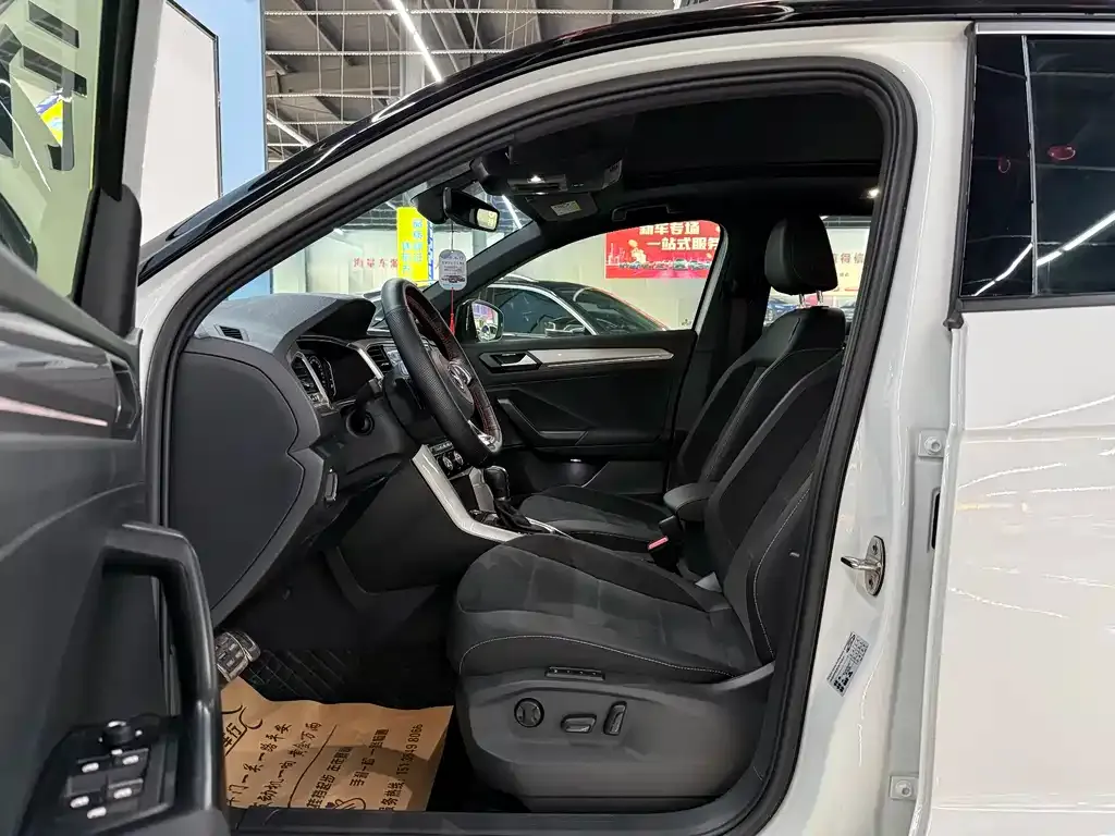 Volkswagen T-Roc 2023 из CN, фото 5