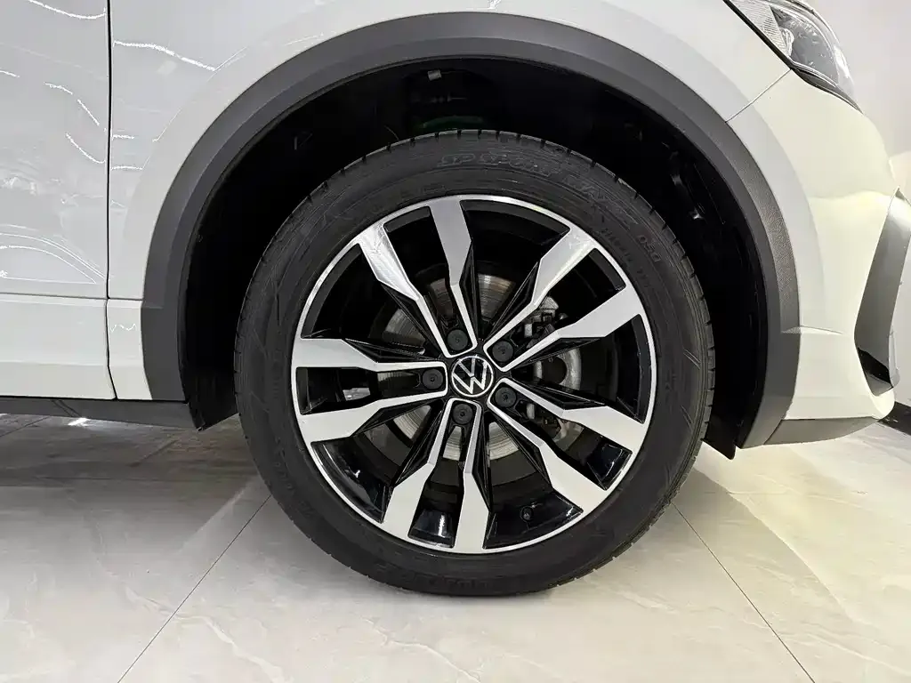 Volkswagen T-Roc 2023 из CN, фото 7
