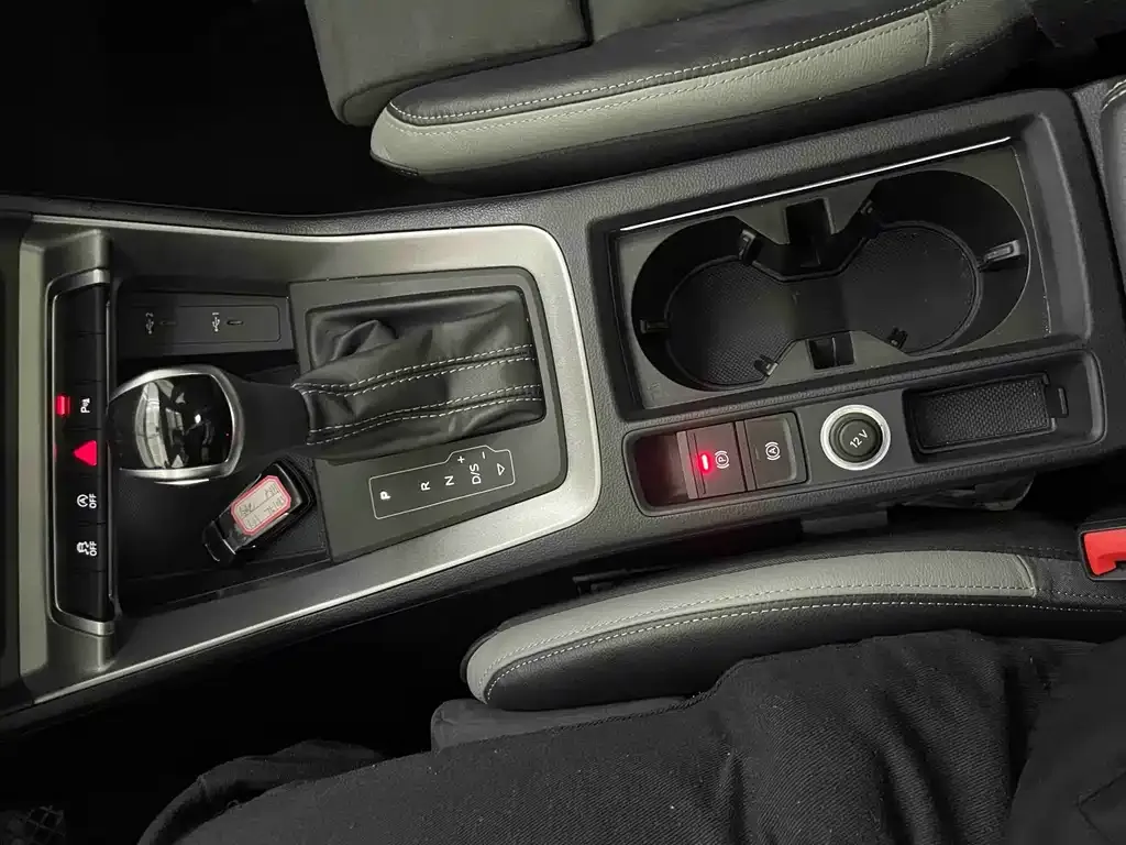 Audi Q3 2023 из CN, фото 10