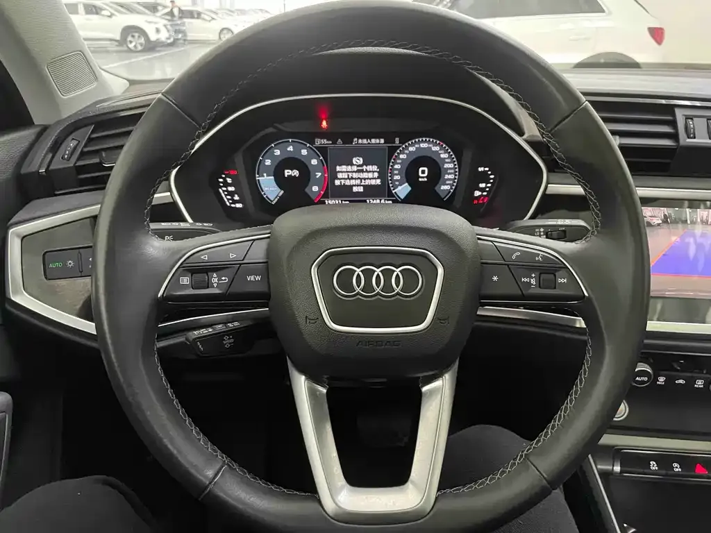 Audi Q3 2023 из CN, фото 9