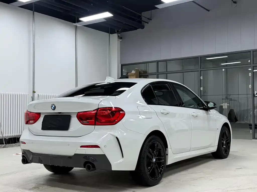 BMW 1 Series 2022 из CN, фото 3