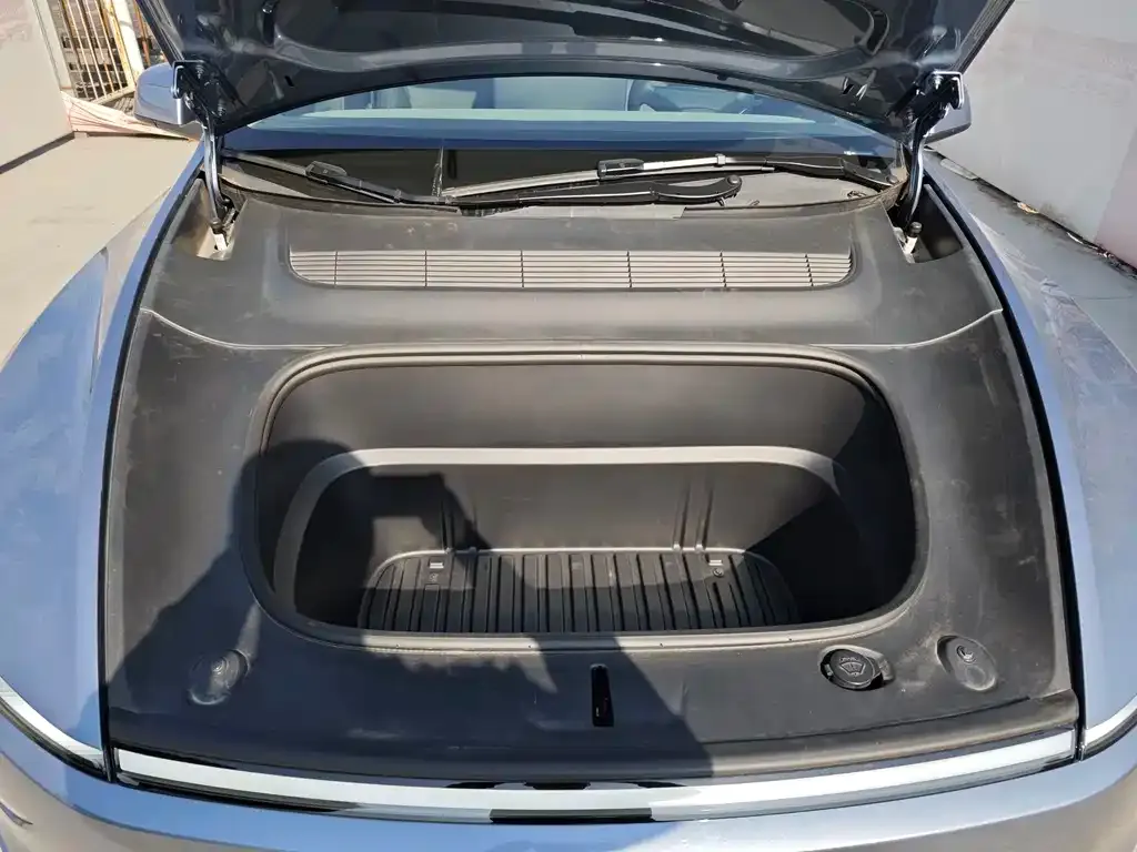 Tesla Model Y 2025 из CN, фото 9