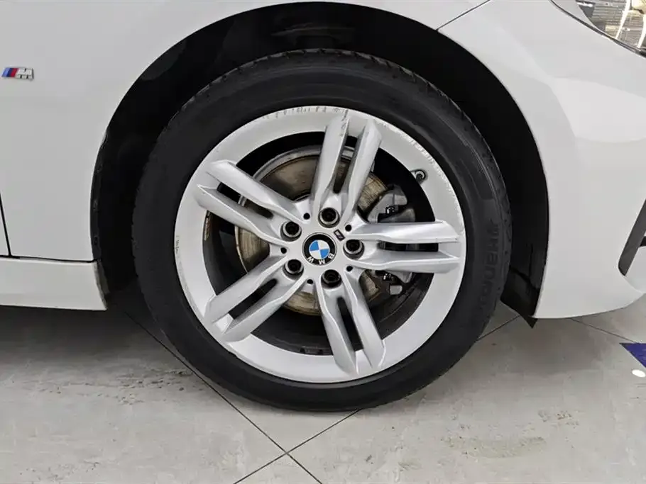 BMW 1 Series 2021 из CN, фото 3