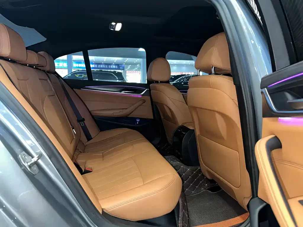 BMW 5 Series (Import) 2023 из CN, фото 2