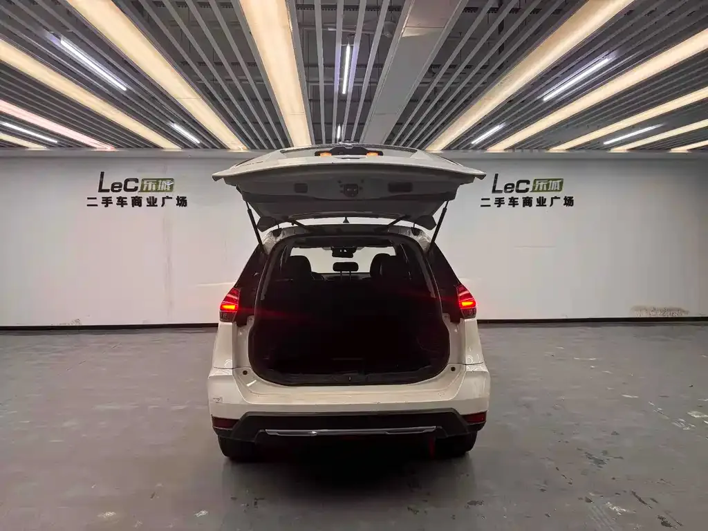 Nissan X-Trail 2021 из CN, фото 3