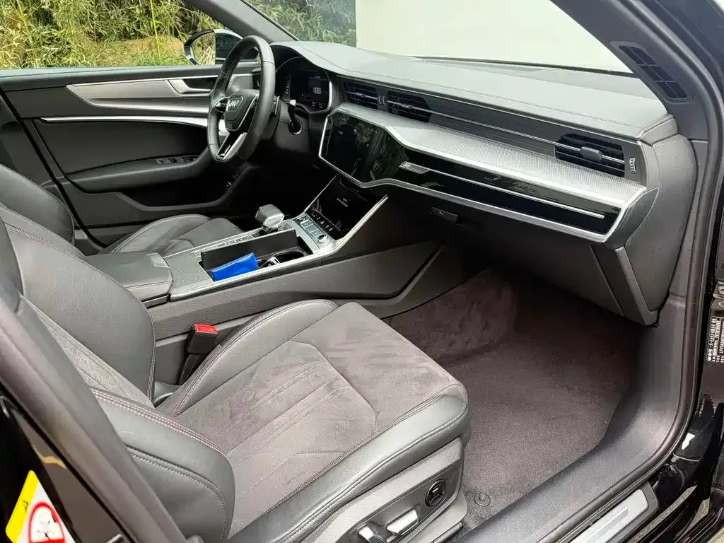Audi A6L 2024 из CN, фото 9