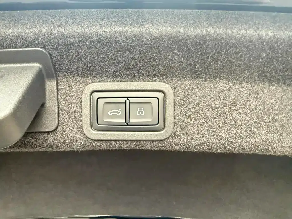 Audi A6L 2024 из CN, фото 10