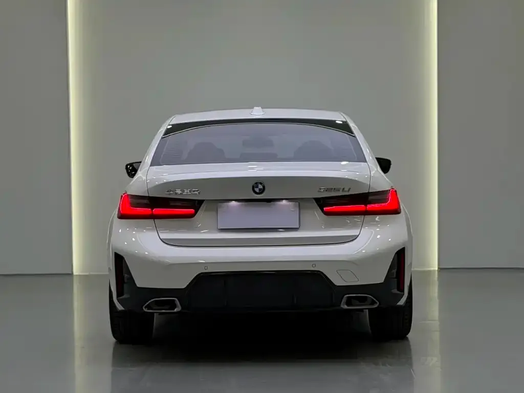 BMW 3 Series 2023 из CN, фото 2