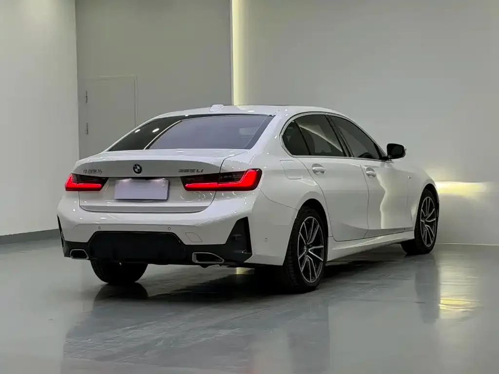 BMW 3 Series 2023 из CN, фото 5