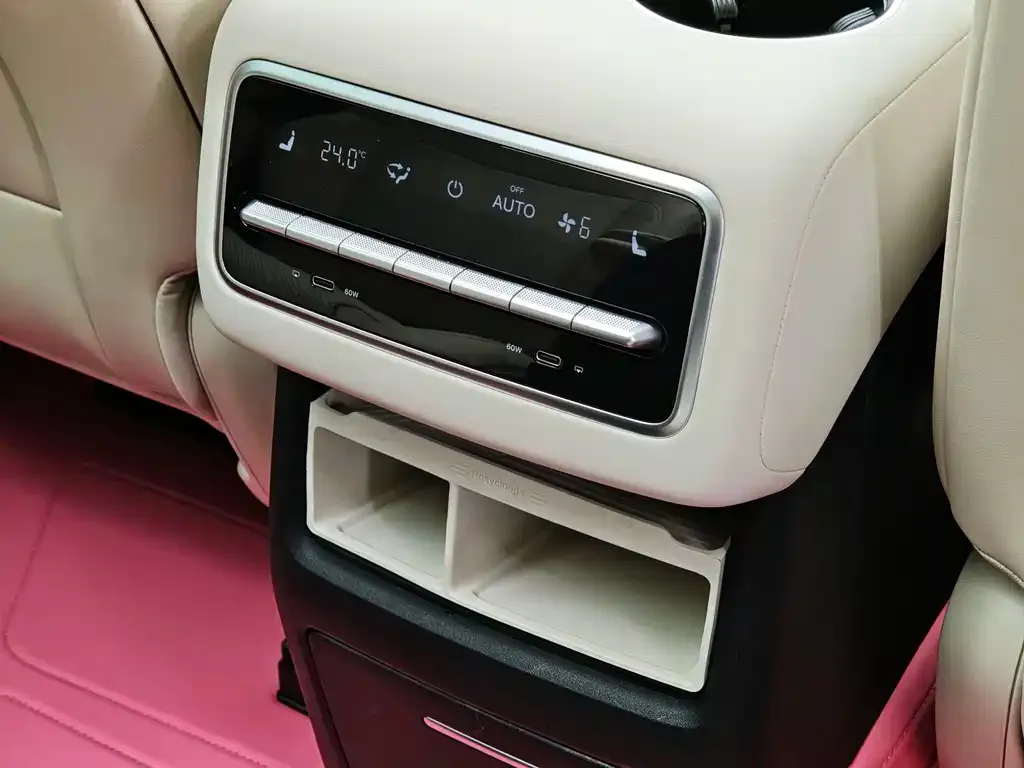 Li Auto L8 2024 из CN, фото 4