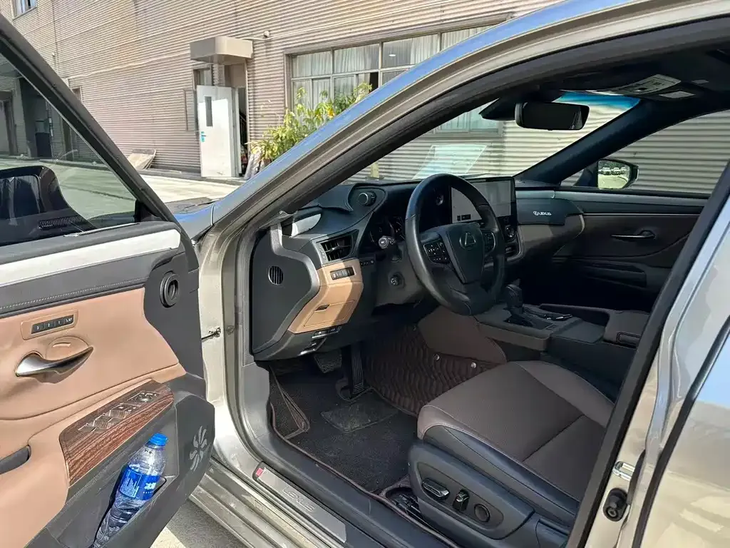 Lexus ES 2025 из CN, фото 4