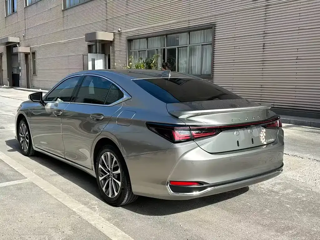 Lexus ES 2025 из CN, фото 3